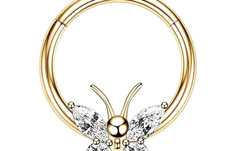 Titán karika pillangóval