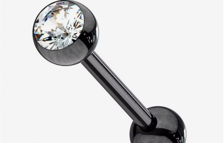 Fekete nyelbmvpiercing